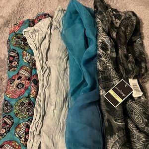 4 Colorful Scarves in blue colors